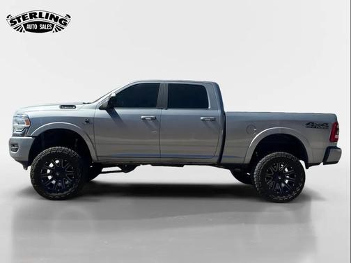 2022 RAM 2500 Laramie Crew Cab 4x4 6'4' Box