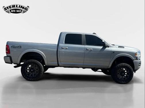 2022 RAM 2500 Laramie Crew Cab 4x4 6'4' Box