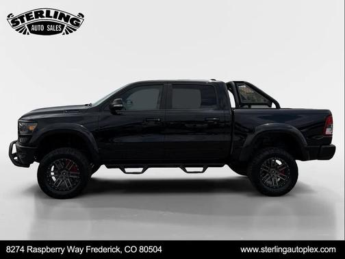 Diamond Black Crystal Pearlcoat 2022 RAM 1500 Big Horn/Lone Star