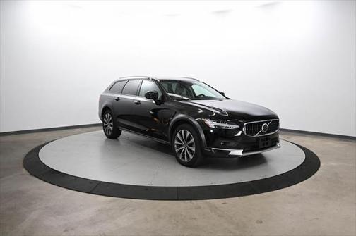 2021 Volvo V90 Cross Country T6