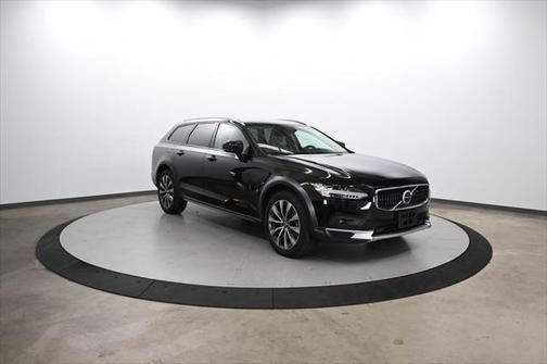 2021 Volvo V90 Cross Country T6
