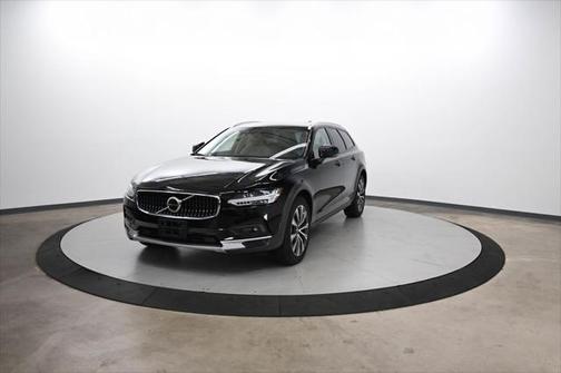 2021 Volvo V90 Cross Country T6