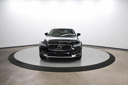 2021 Volvo V90 Cross Country T6