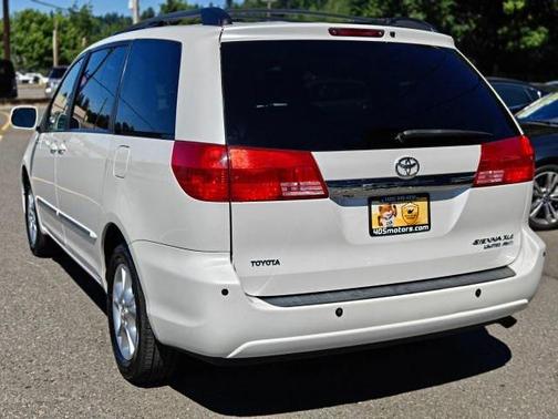 2004 Toyota Sienna XLE