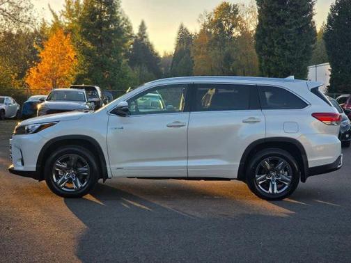 2019 Toyota Highlander Hybrid Platinum