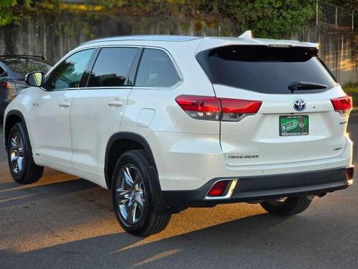 2019 Toyota Highlander Hybrid Platinum