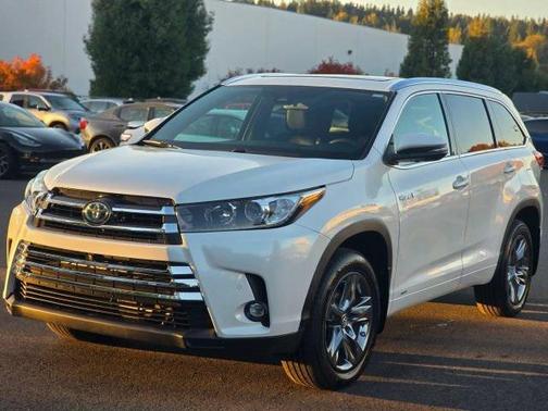 2019 Toyota Highlander Hybrid Platinum