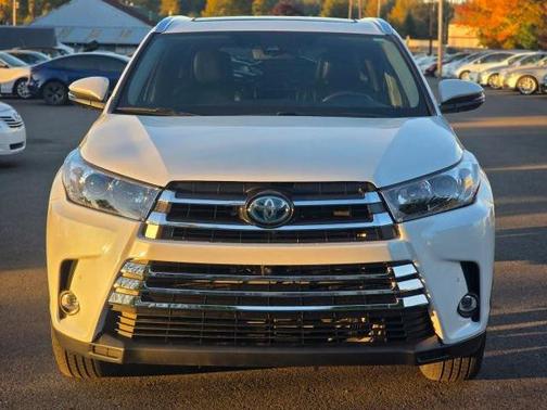 2019 Toyota Highlander Hybrid Platinum