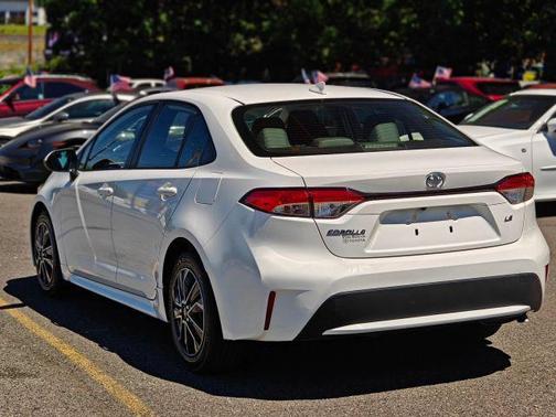 Super White 2020 Toyota Corolla LE