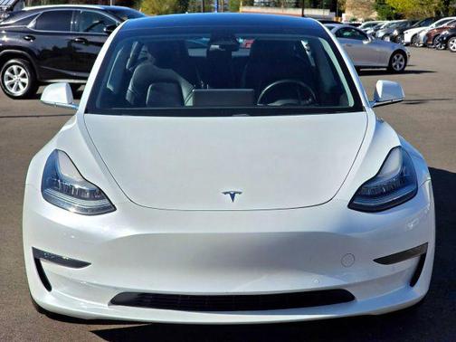 Pearl White Multi-Coat 2019 Tesla Model 3 Performance