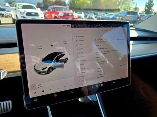 Pearl White Multi-Coat 2019 Tesla Model 3 Performance