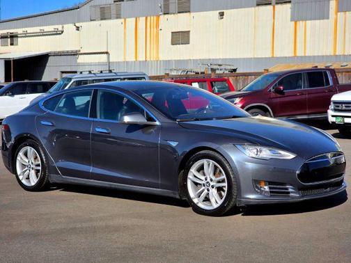 Gray 2015 Tesla Model S 85D