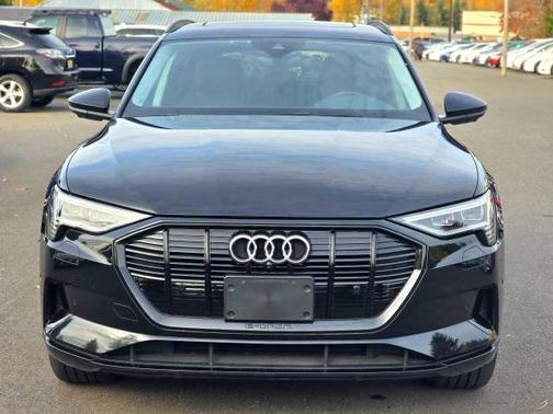 2022 Audi e-tron Premium