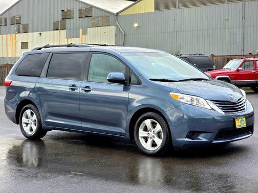 2015 Toyota Sienna LE