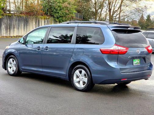 2015 Toyota Sienna LE