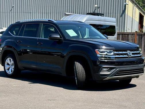 Deep Black Pearl 2018 Volkswagen Atlas 3.6L SE