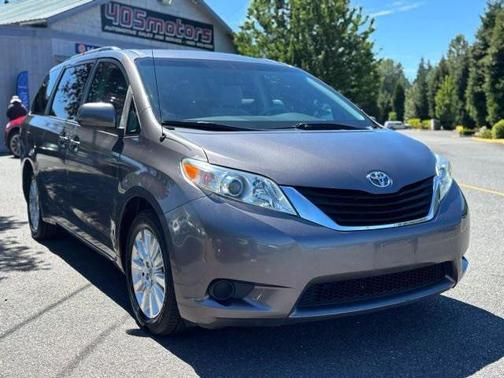 2011 Toyota Sienna LE