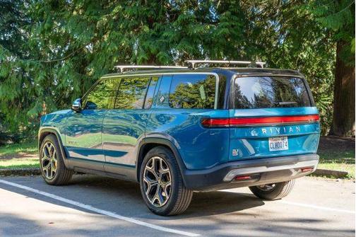 Rivian Blue 2024 Rivian R1S Launch Edition Quad Motor Large Pack