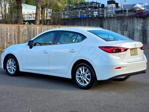 Snowflake White Pearl Mica 2016 Mazda Mazda3 i Sport