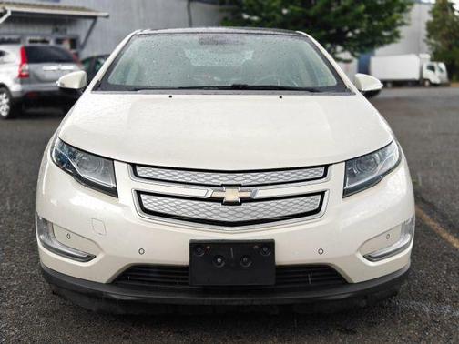 White Diamond Tricoat 2012 Chevrolet Volt Base