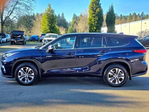 2020 Toyota Highlander Hybrid XLE