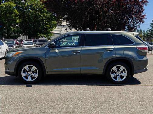 Jade Metallic 2015 Toyota Highlander Limited Platinum