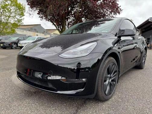 2024 Tesla Model Y Long Range Dual Motor All-Wheel Drive