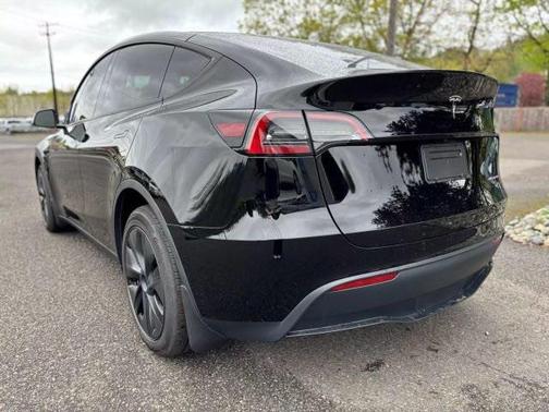 2024 Tesla Model Y Long Range Dual Motor All-Wheel Drive