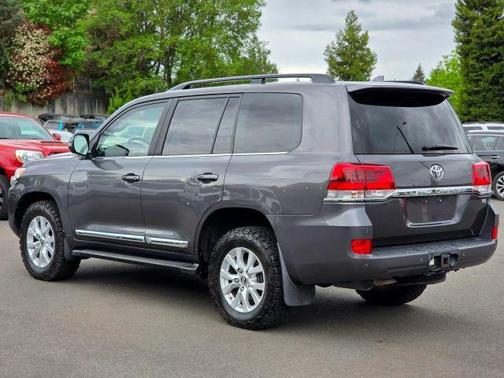Magnetic Gray Metallic 2018 Toyota Land Cruiser Base