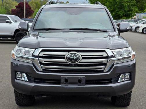 Magnetic Gray Metallic 2018 Toyota Land Cruiser Base