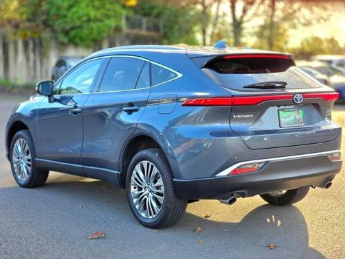 2022 Toyota Venza XLE