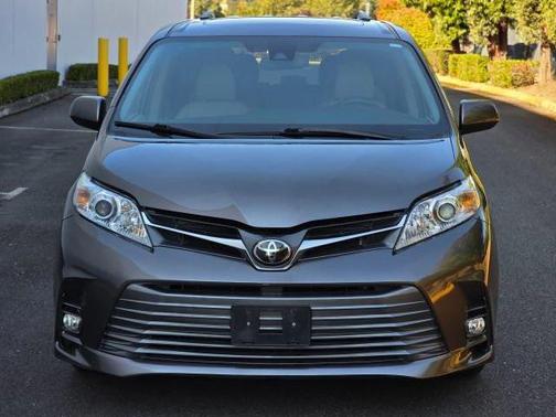 2019 Toyota Sienna XLE