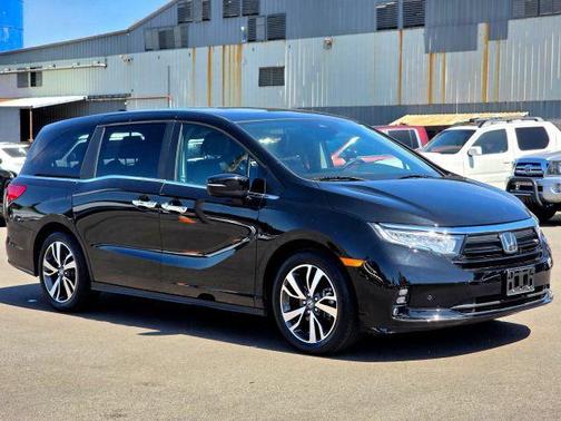 Crystal Black Pearl 2023 Honda Odyssey Touring
