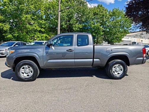 2016 Toyota Tacoma SR