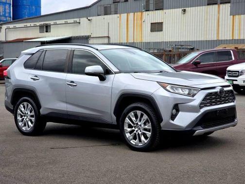 Silver Sky Metallic 2019 Toyota RAV4 Limited