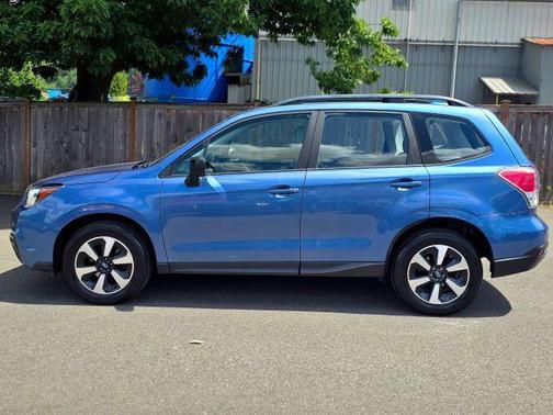 Quartz Blue Pearl 2018 Subaru Forester 2.5i