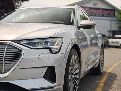 Silver Metallic 2019 Audi e-tron Premium Plus
