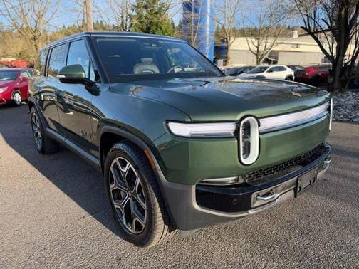 2025 Rivian R1S Adventure