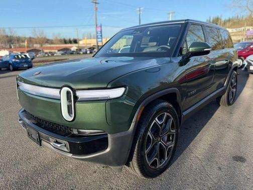 2025 Rivian R1S Adventure