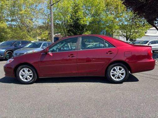 2004 Toyota Camry LE V6