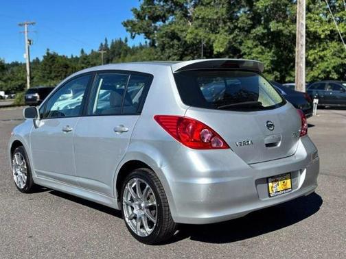 2011 Nissan Versa 1.8 SL