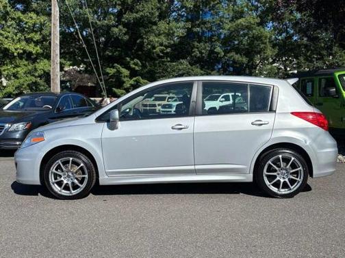 2011 Nissan Versa 1.8 SL