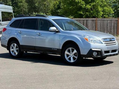 Ice Silver Metallic 2014 Subaru Outback 2.5i Limited