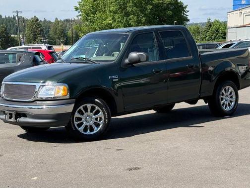 Dark Highland Green Clearcoat Metallic 2001 Ford F-150 Lariat