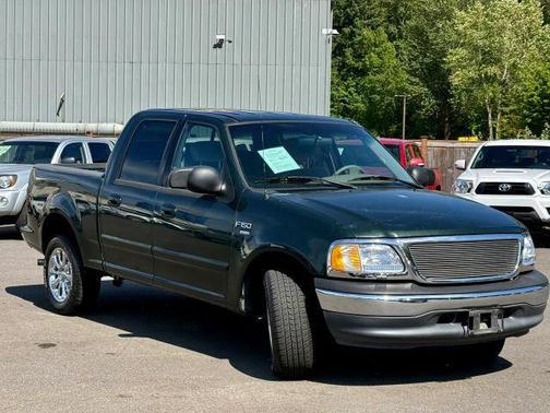 Dark Highland Green Clearcoat Metallic 2001 Ford F-150 Lariat
