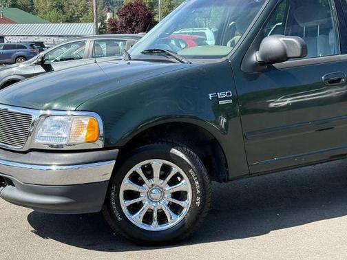 Dark Highland Green Clearcoat Metallic 2001 Ford F-150 Lariat