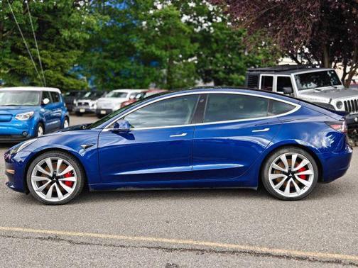 Deep Blue Metallic 2019 Tesla Model 3 Performance