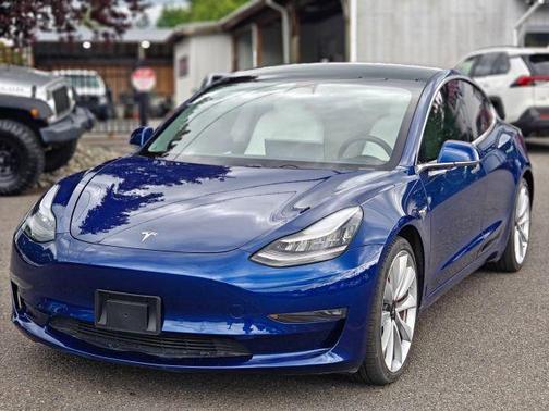 Deep Blue Metallic 2019 Tesla Model 3 Performance