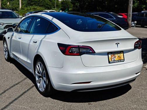 2019 Tesla Model 3 Mid Range