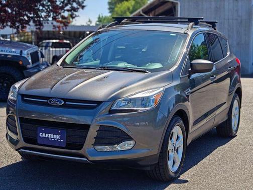 Magnetic 2016 Ford Escape SE